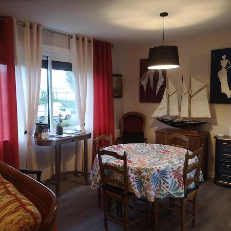 La Maison Du Bonheur Port-en-Bessin-Huppain Bagian luar foto